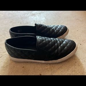 Steve Madden Flats Size 9.5